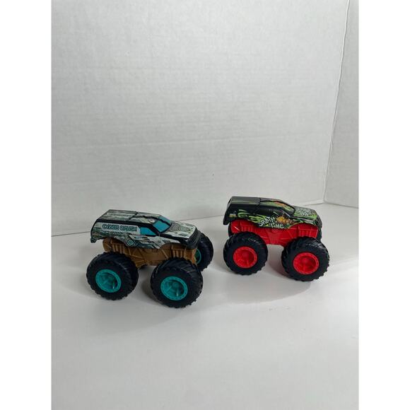Hot Wheels Monster Trucks Bash Ups Cyber Crush Splatter Time - Picture 1 of 4